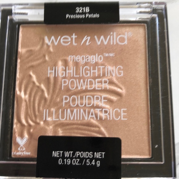 🌼 2/$15 Wet n wild highlighters - Picture 3 of 5